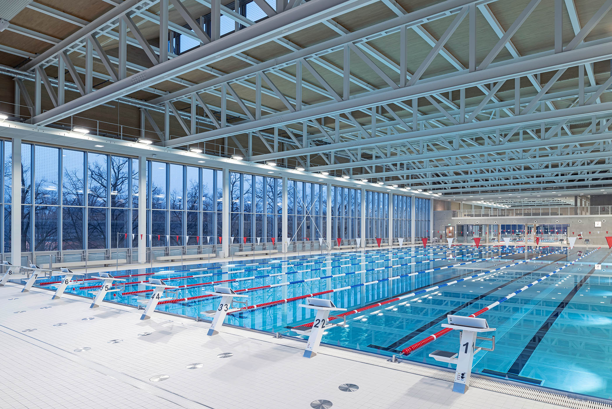 Schwimmbecken